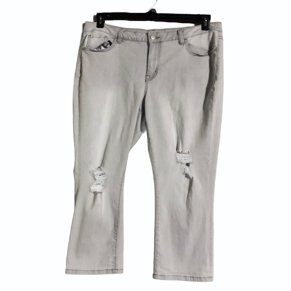 Lane Bryant Distressed Light Wash Capri Jean 20 - Picture 1 of 7